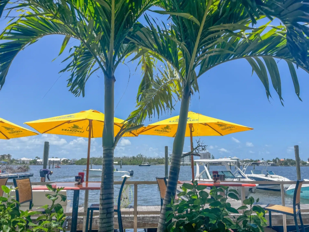 Anna Maria Island during the holiday