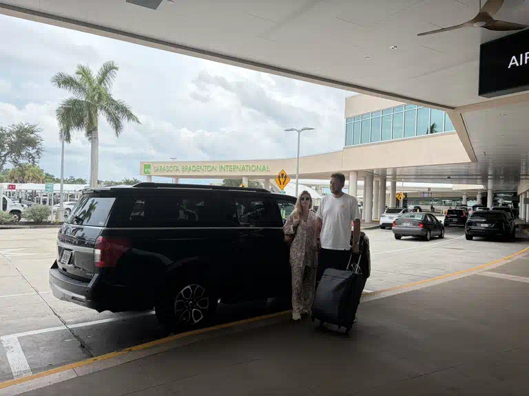 Private airport transportation and luxury limo service at SRQ and TPA airports in Sarasota Bradenton